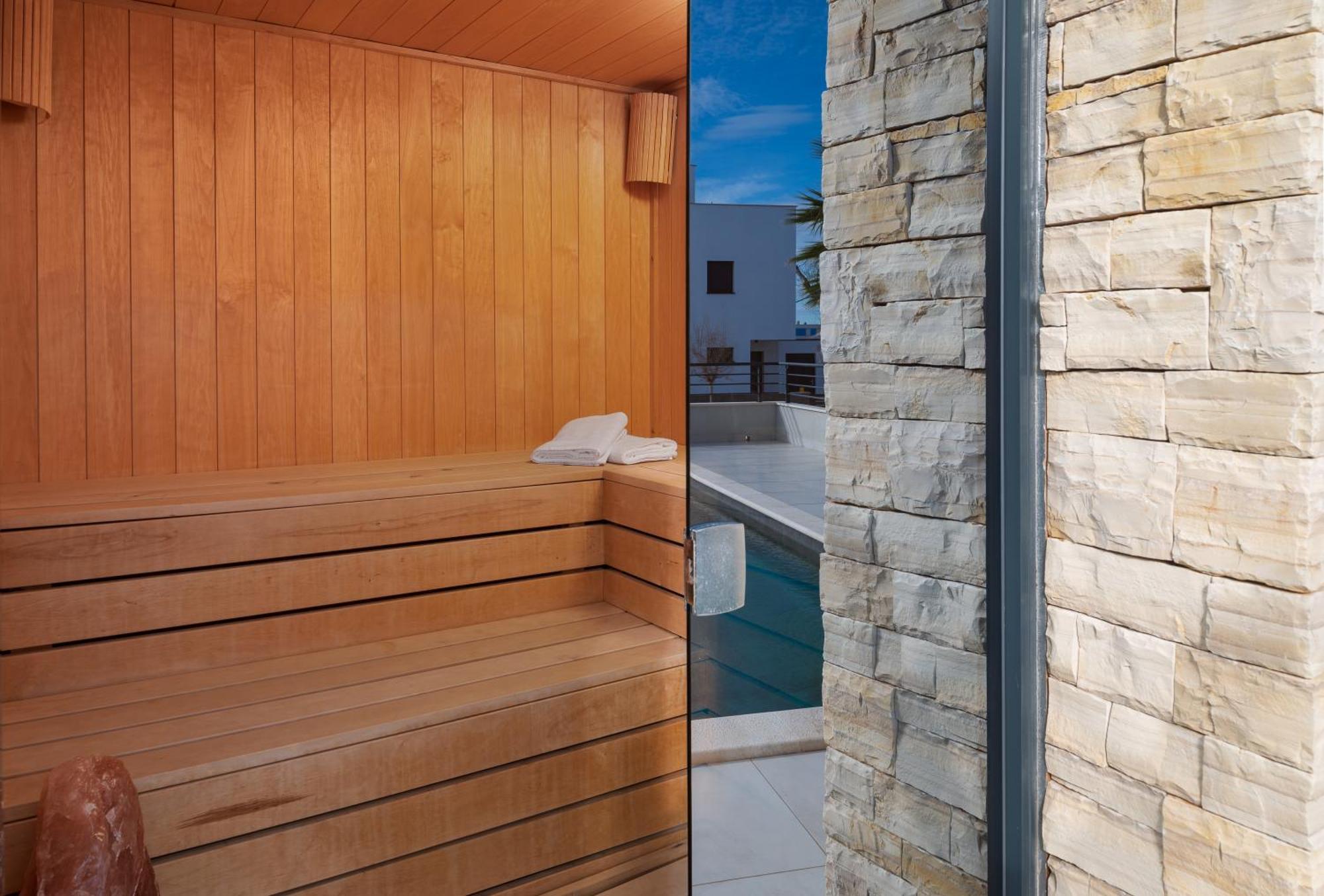 Villa Roca With Heated Pool And Sauna Privlaka  Exterior foto